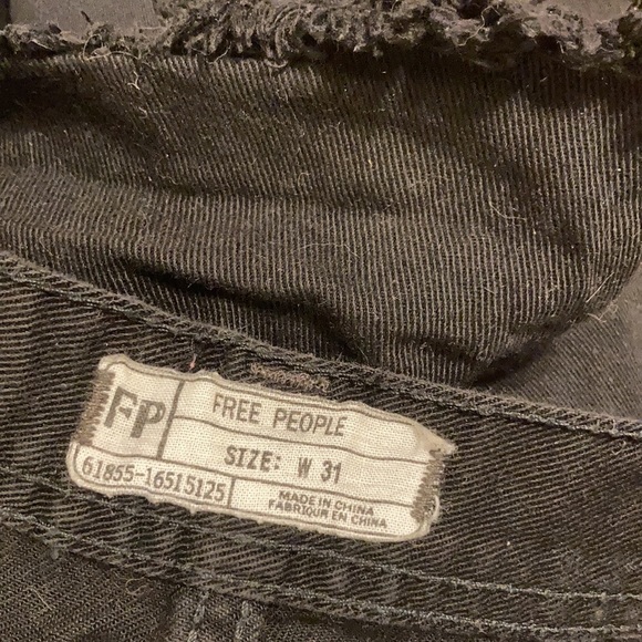 Free people wash black cut offs - Picture 4 of 4